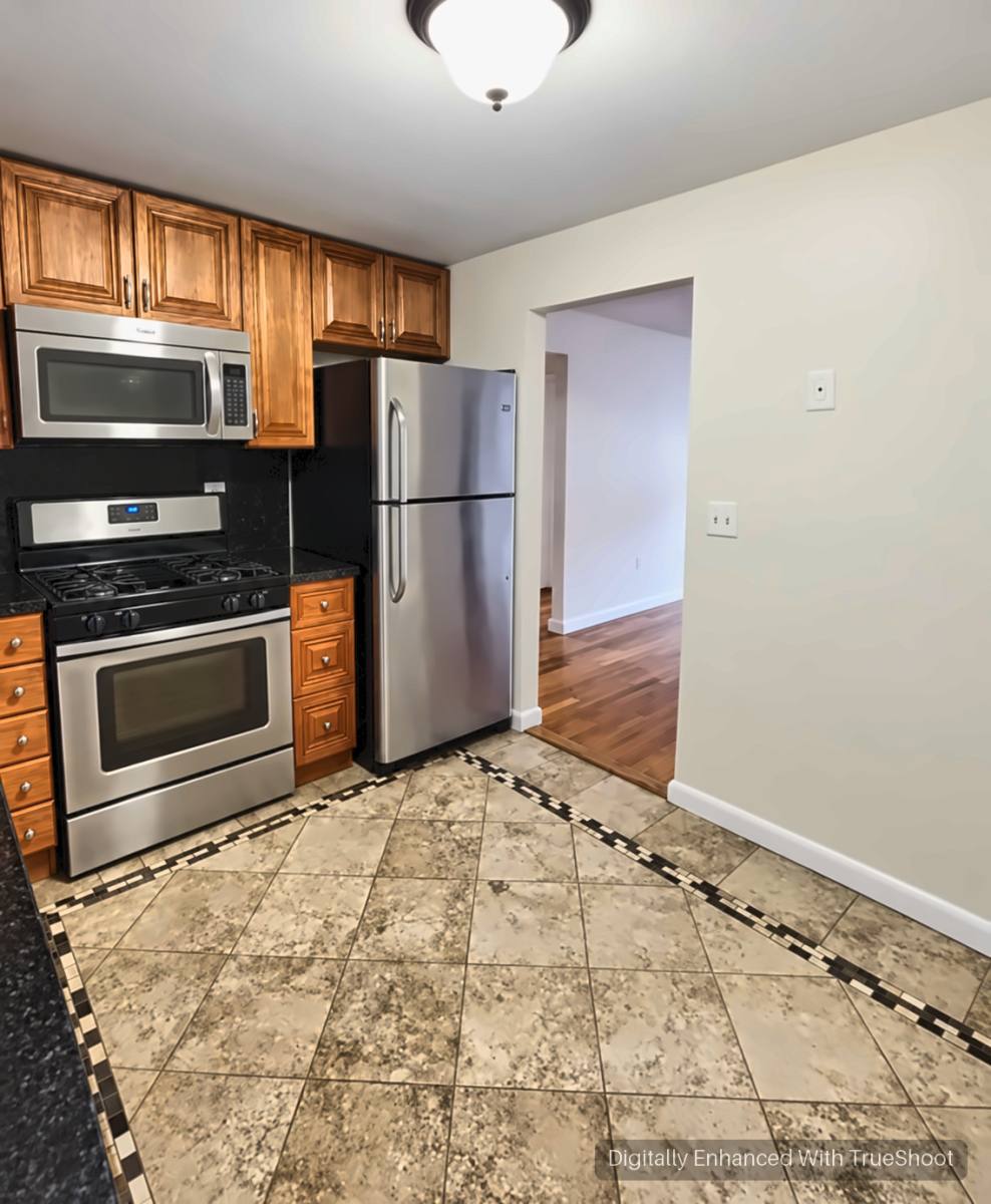 25 Oxford Circle, Belmont, MA 02478 - Apartment for Rent - Image 2