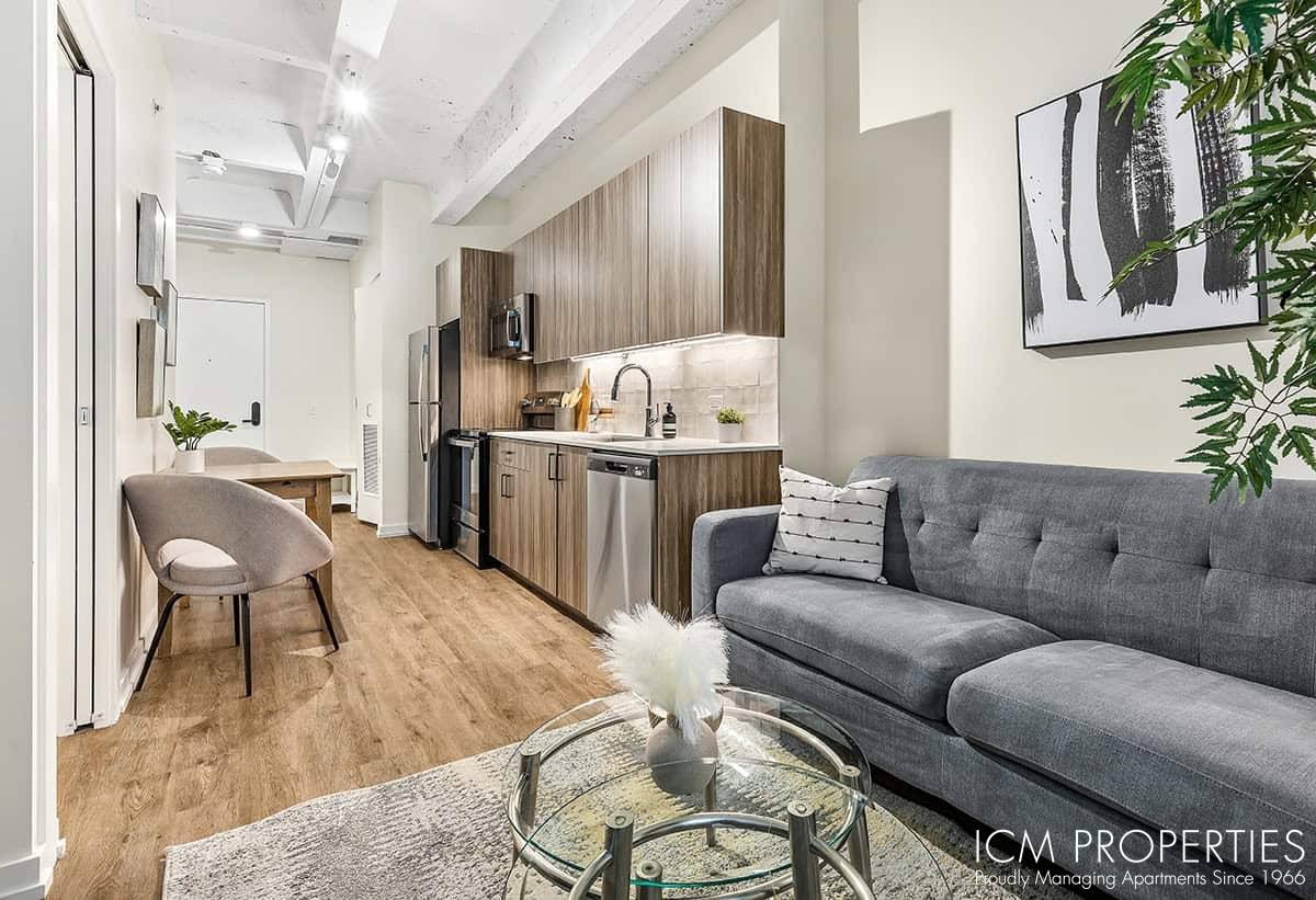 3121 N Broadway #702, Chicago, IL 60657 - Apartment for Rent - Image 2