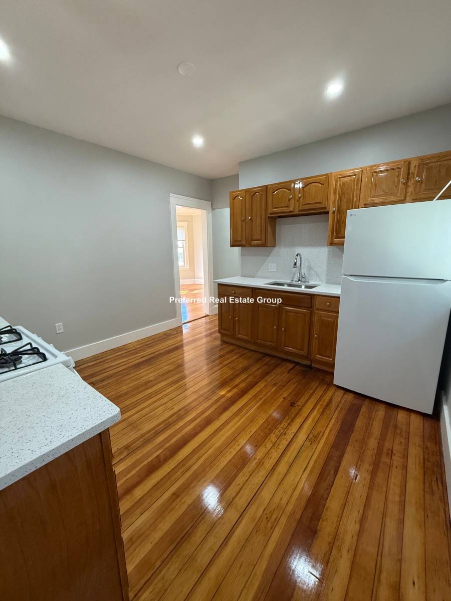 Apartment for rent at 381 Centre St #1, Dorchester, MA 02122