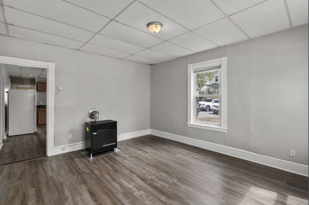 34 Esther St #2, Worcester, MA 01607 - Apartment for Rent - Image 6