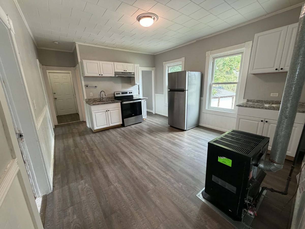 34 Esther St #2, Worcester, MA 01607 - Apartment for Rent