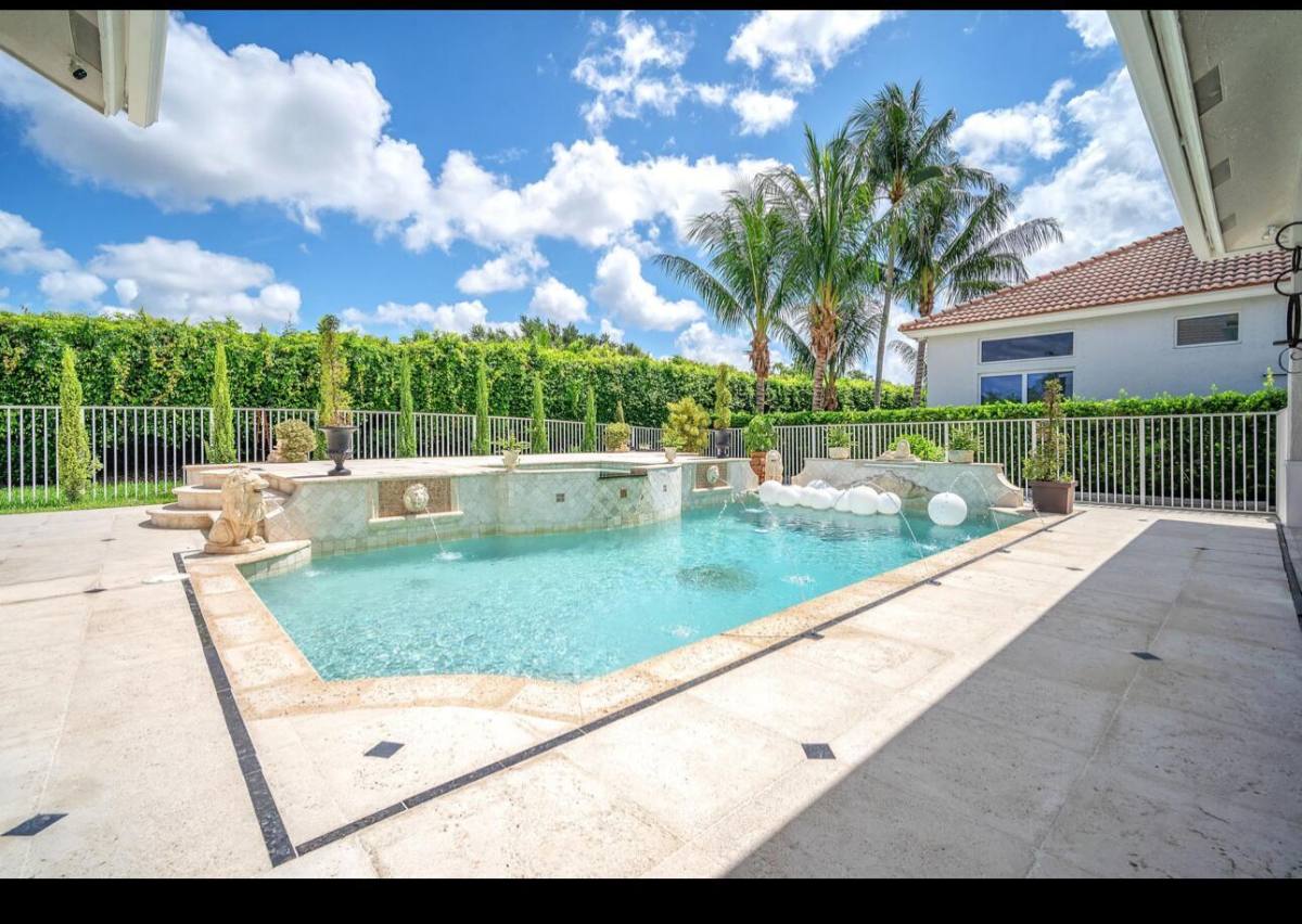 House for rent at 10851 Japonica Court, Boca Raton, FL 33498