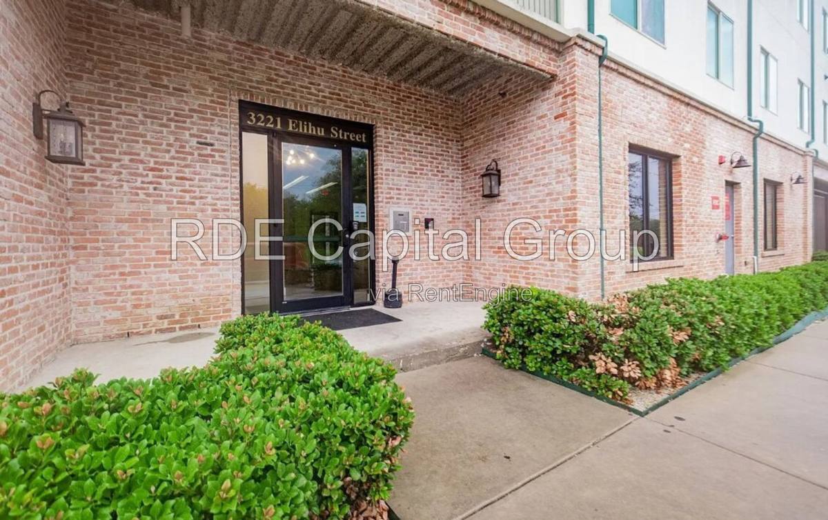 Apartment for rent at 3221 Elihu St, Dallas, TX 75210