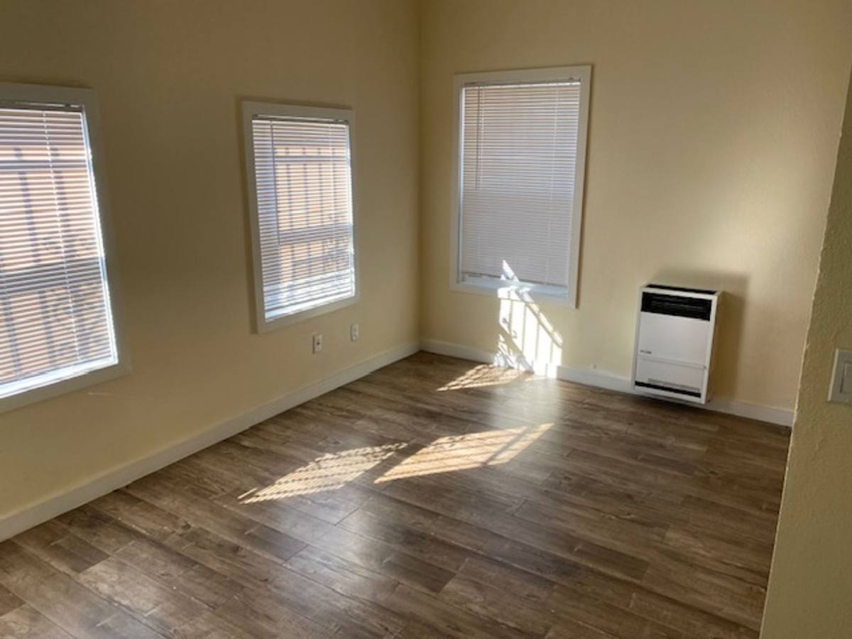 327 W 45th St #2A, Los Angeles, CA 90037 - Apartment for Rent - Image 3
