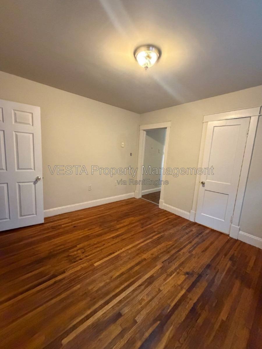 Apartment for rent at 19 S Royal Ave #4, Front Royal, VA 22630