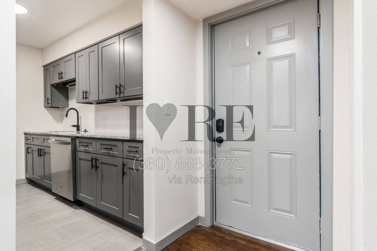 2085 W Broad St #208, Columbus, OH 43223 - Apartment for Rent - Image 4