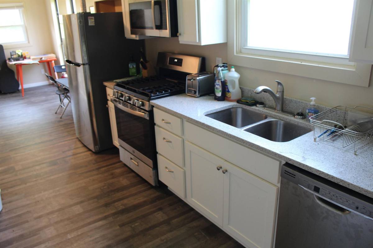 142 N Lancaster St, Athens, OH 45701 - Apartment for Rent - Image 5