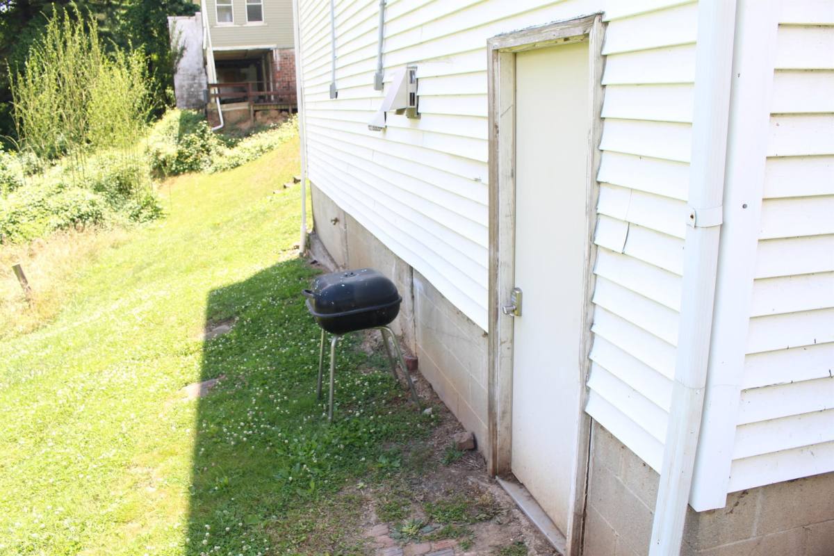 142 N Lancaster St, Athens, OH 45701 - Apartment for Rent - Image 17