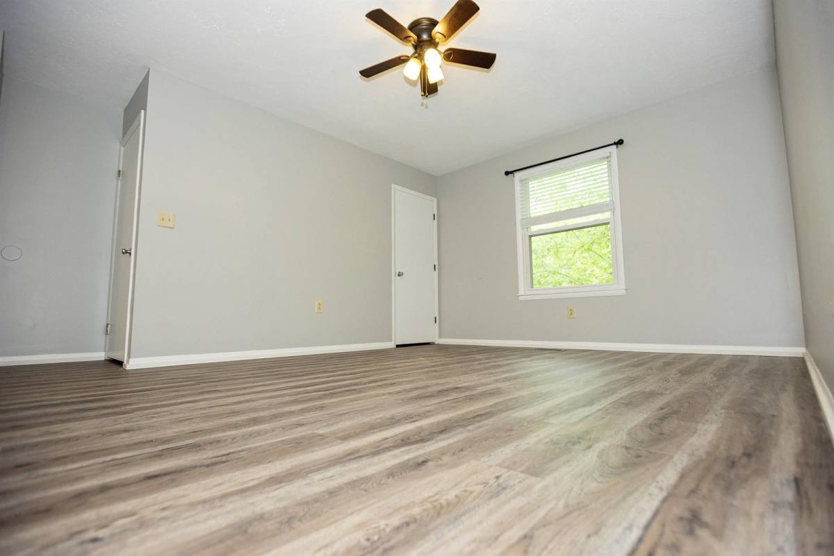 17 Byard St, Athens, OH 45701 - Apartment for Rent - Image 2