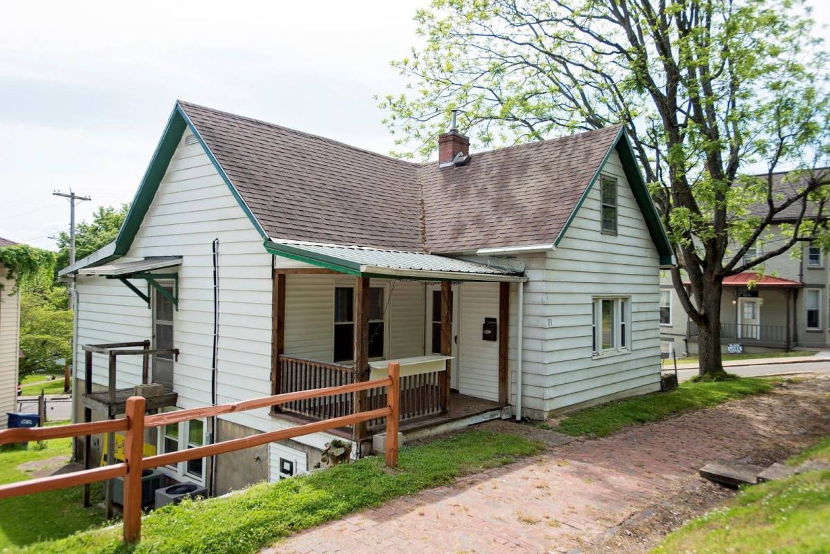2 Pratt St, Athens, OH 45701 - Apartment for Rent - Image 1