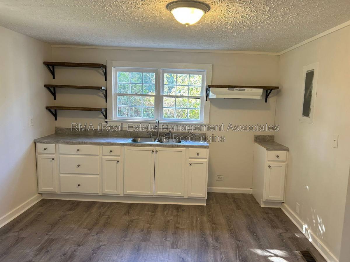 920 N 9th St, Griffin, GA 30223 - Apartment for Rent - Image 2