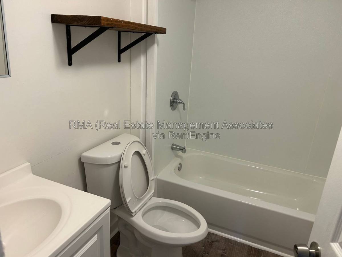 920 N 9th St, Griffin, GA 30223 - Apartment for Rent - Image 9