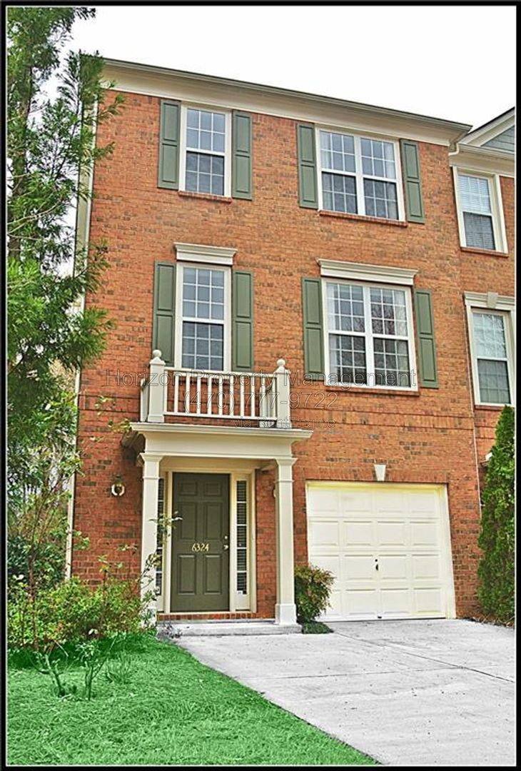 Townhouse for rent at 6324 Views Trace, Peachtree Corners, GA 30092