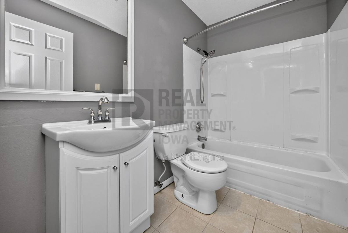 200 Spruce St, Norwalk, IA 50211 - House for Rent - Image 3