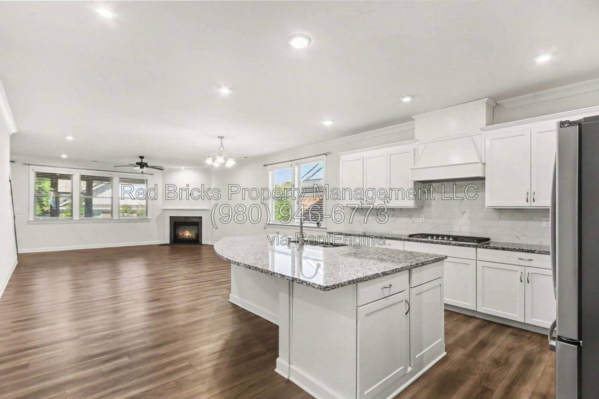 9025 Liberty Hill Dr, Charlotte, NC 28227 - House for Rent - Image 9