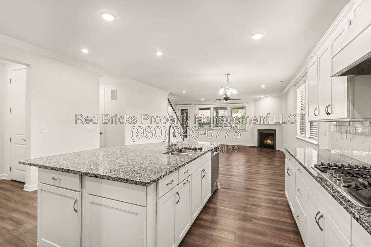 9025 Liberty Hill Dr, Charlotte, NC 28227 - House for Rent - Image 8