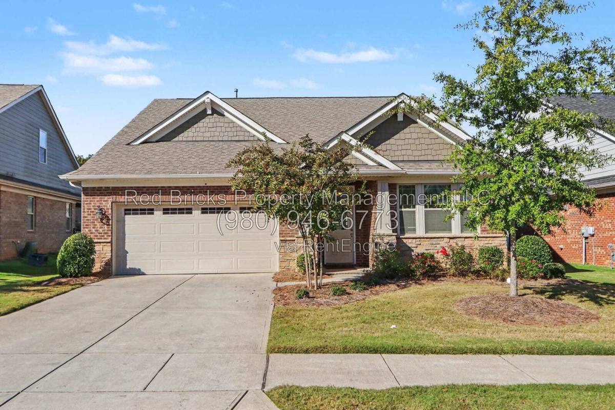 House for rent at 9025 Liberty Hill Dr, Charlotte, NC 28227