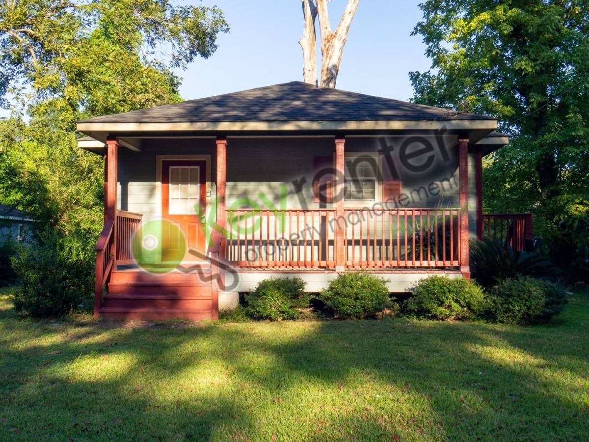 House for rent at 5706 Tuskegee St, Houston, TX 77091