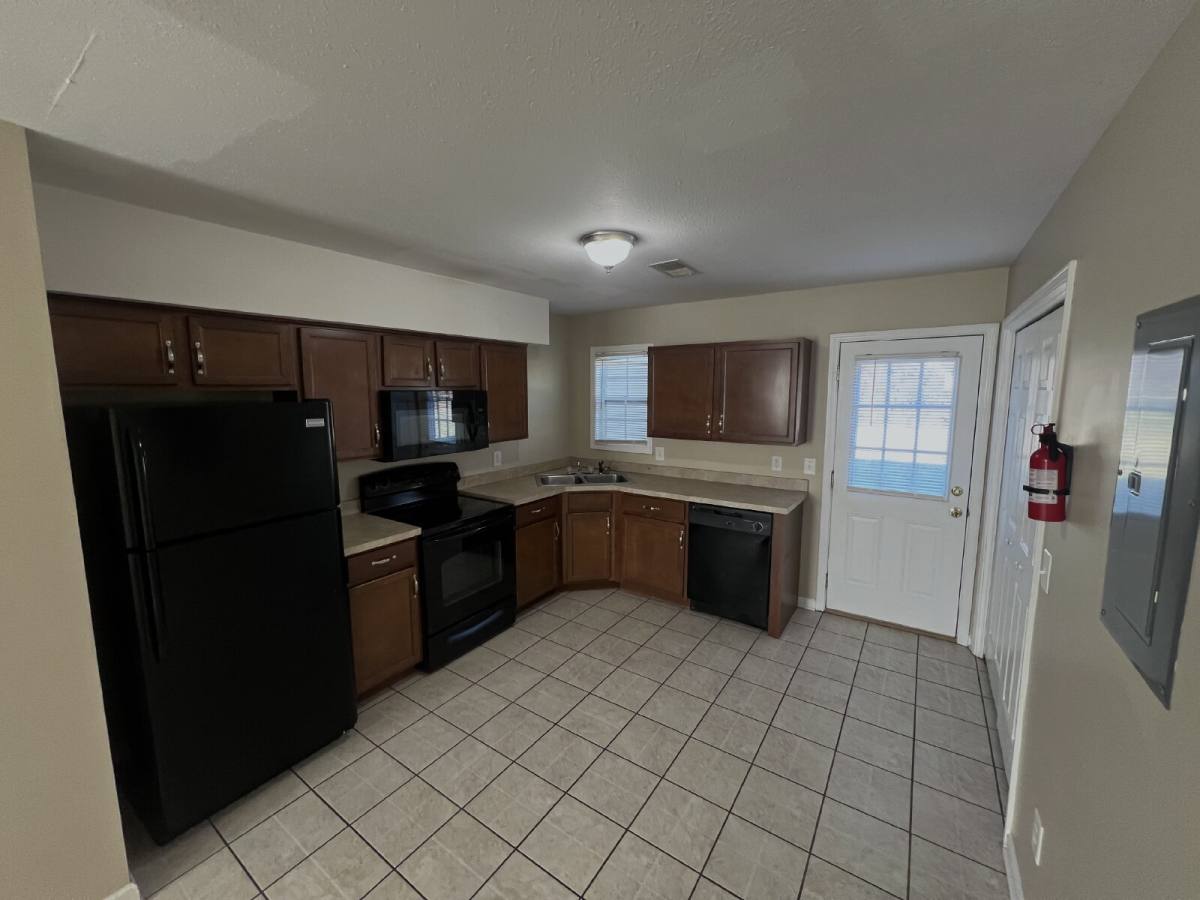 793D Cherry Bark Dr, Clarksville, TN 37040 - Townhouse for Rent - Image 3