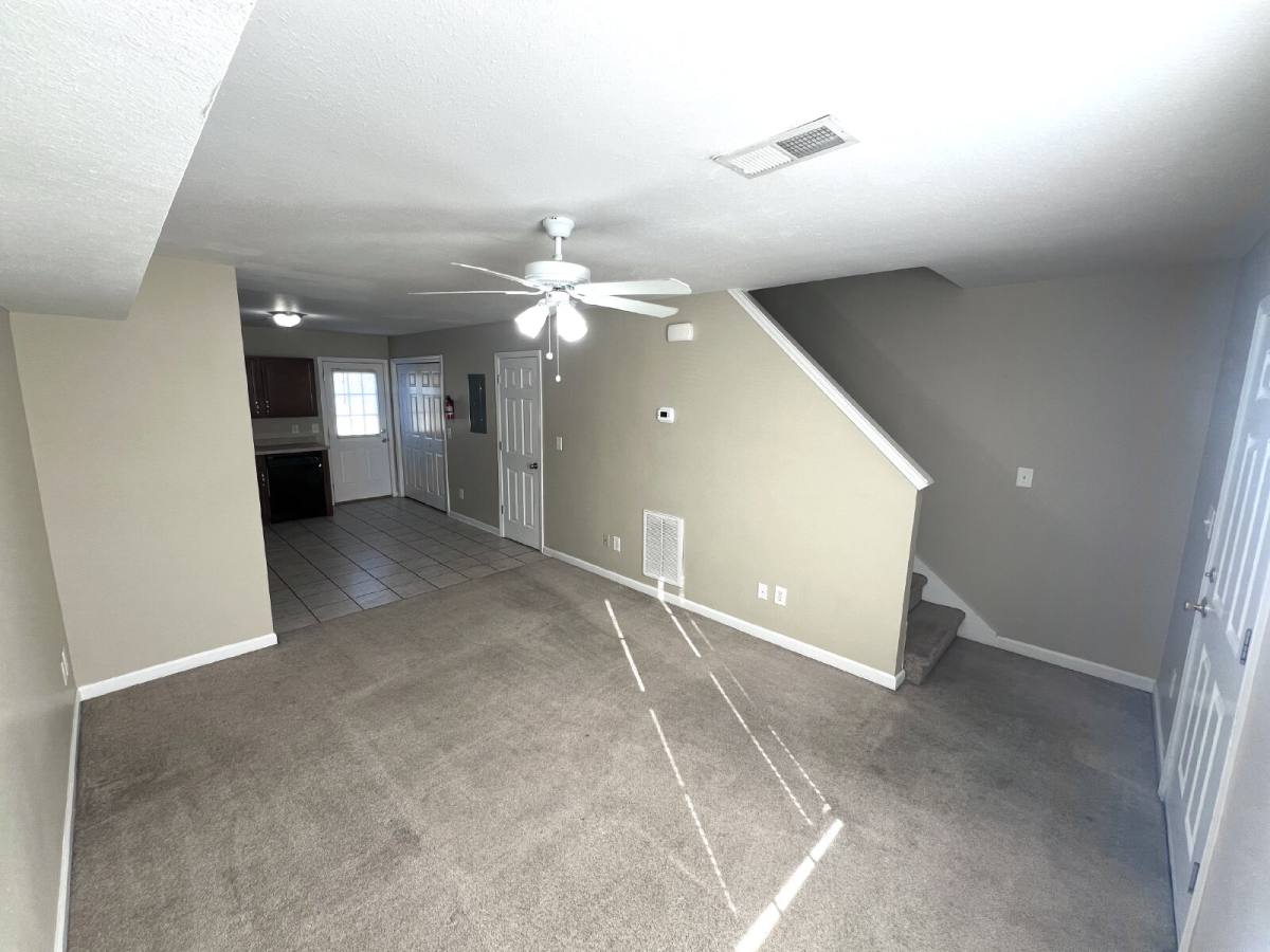 793D Cherry Bark Dr, Clarksville, TN 37040 - Townhouse for Rent - Image 2