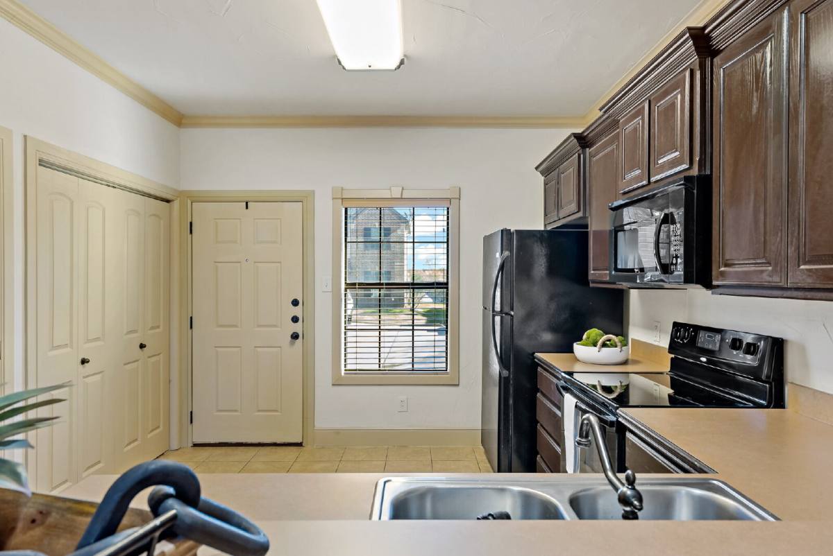 11118 Marion Rd #301, Sanger, TX 76266 - Condo for Rent - Image 15