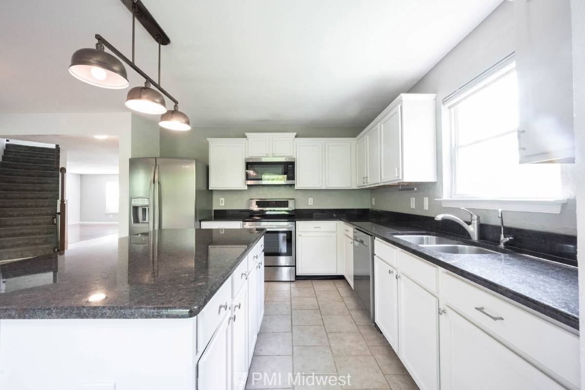 6114 Amber Valley Lane, Indianapolis, IN 46237 - House for Rent - Image 11