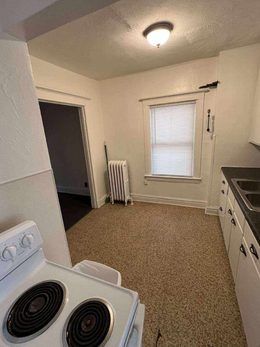 2820 W 3rd St in Duluth, MN | 1 Bed 1 Bath Apartment for Rent ...