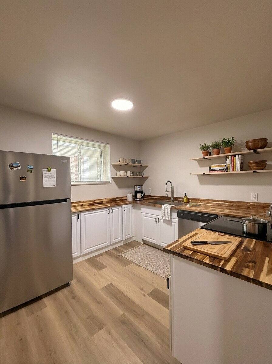 Apartment for rent at 5021 Jacksboro Pike #6, Knoxville, TN 37918
