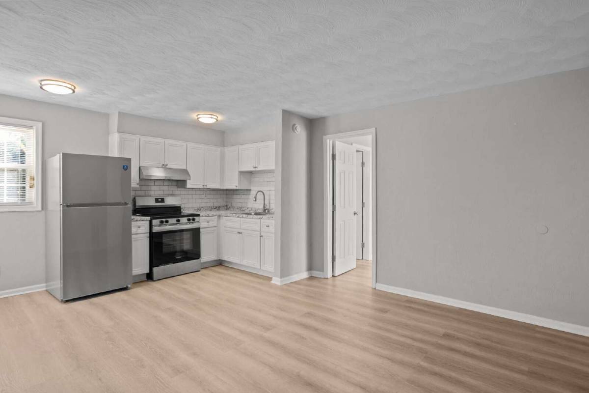 9632 12 Bay St #10, Norfolk, VA 23518 - Apartment for Rent - Image 2