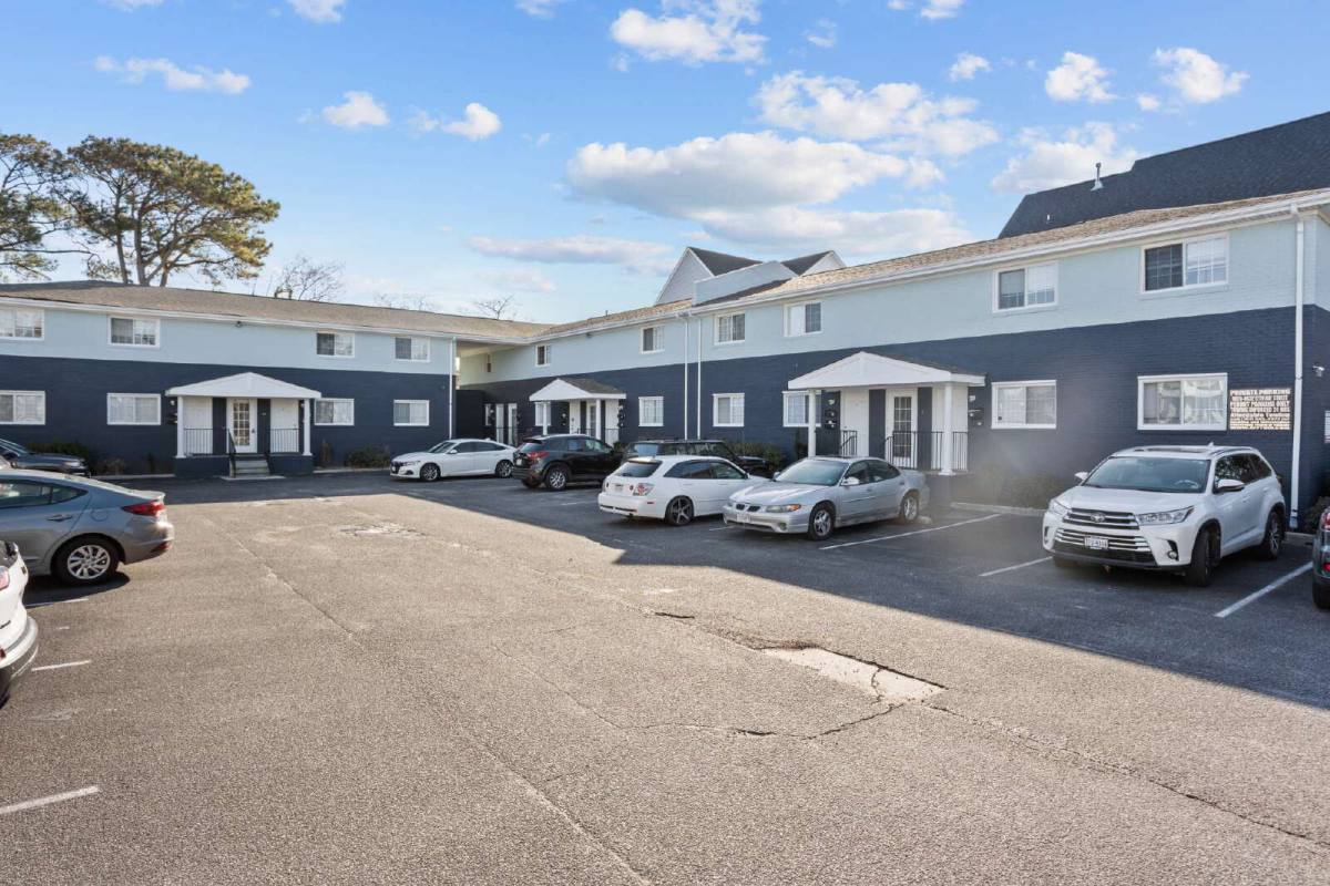 9632 12 Bay St #10, Norfolk, VA 23518 - Apartment for Rent - Image 1