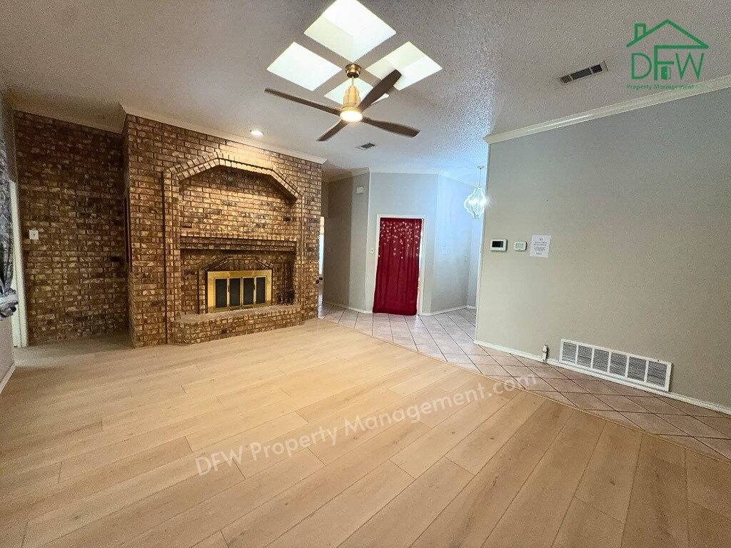 2217 Eva Lane, Euless, TX 76040 - House for Rent - Image 2