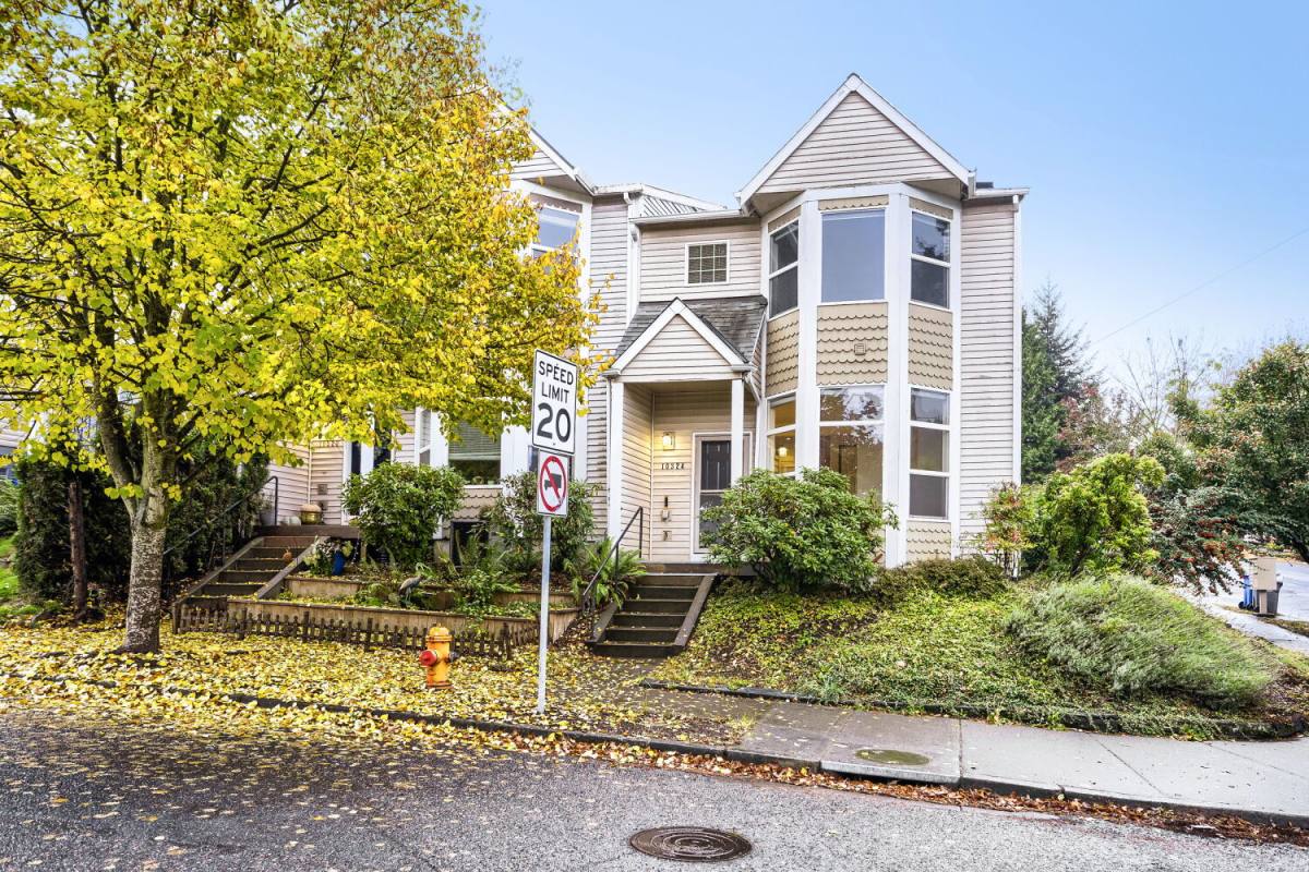 10324 NE Fargo St, Portland, OR 97220 - Townhouse for Rent - Image 17