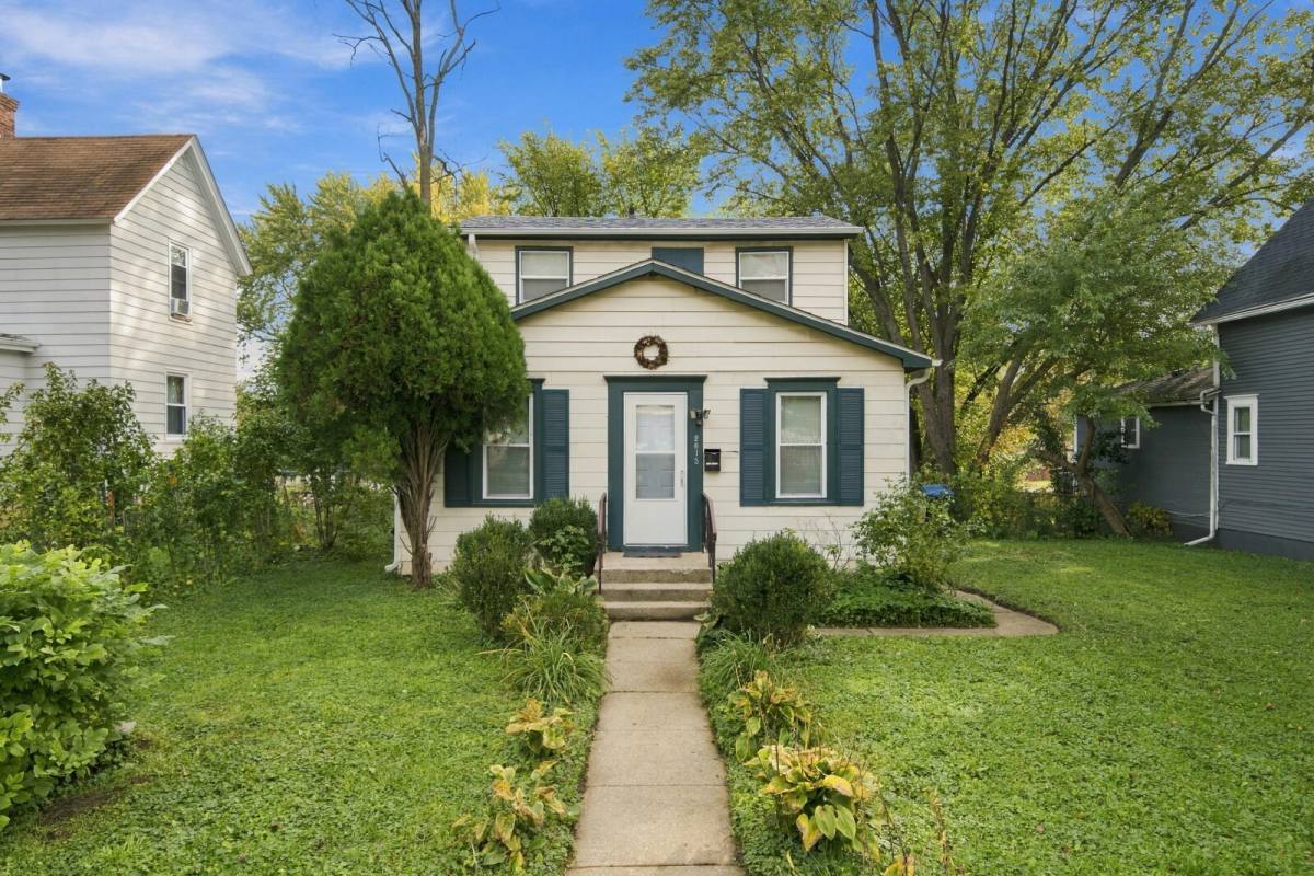 House for rent at 2613 Gilboa Ave, Zion, IL 60099
