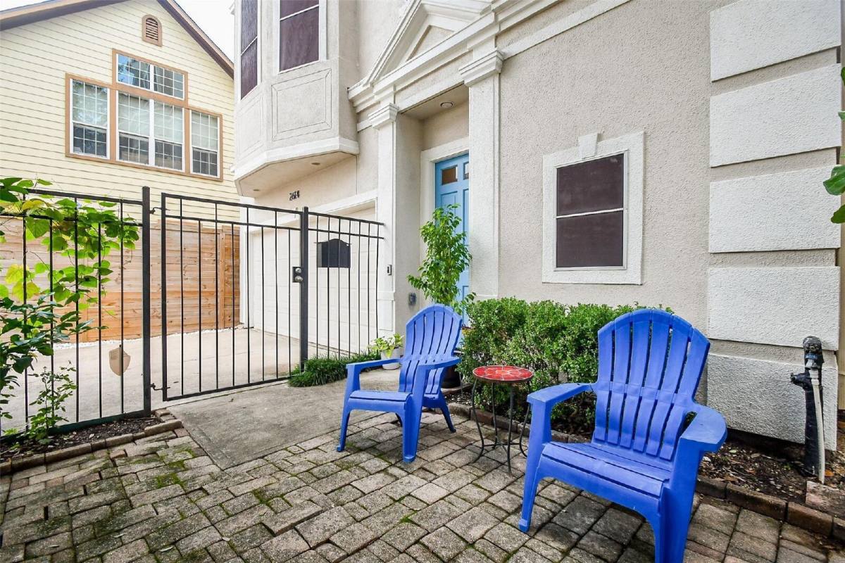 2614 Maxroy St, Houston, TX 77007 - House for Rent - Image 3