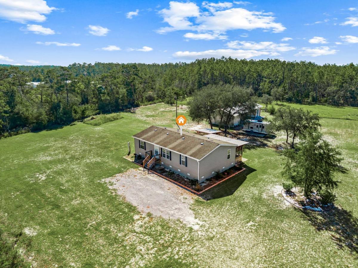 House for rent at 332 Don Graff Rd, Freeport, FL 32439