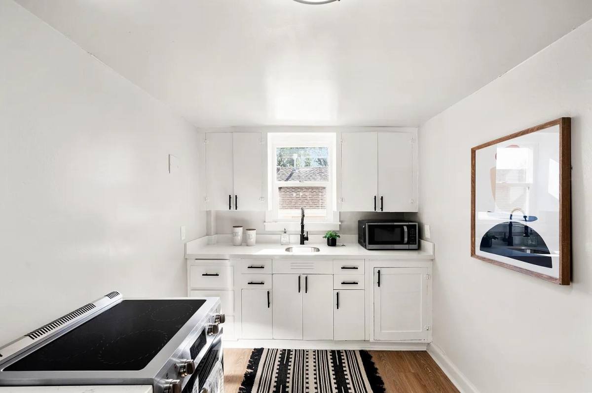 655 S 800 E #B, Salt Lake City, UT 84102 - Apartment for Rent - Image 2