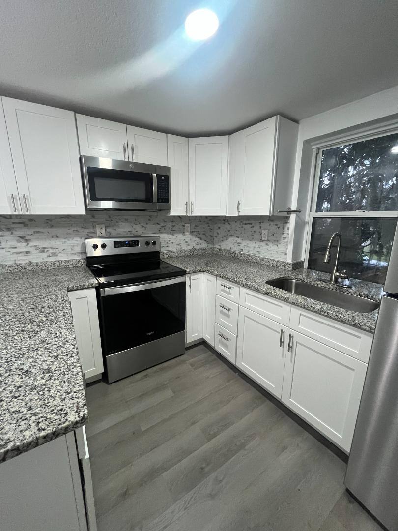 805 N Eustis St #B, Eustis, FL 32726 - Apartment for Rent - Image 2