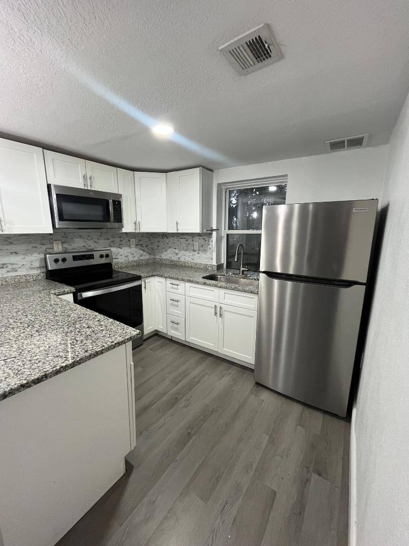 805 N Eustis St #B, Eustis, FL 32726 - Apartment for Rent - Image 1