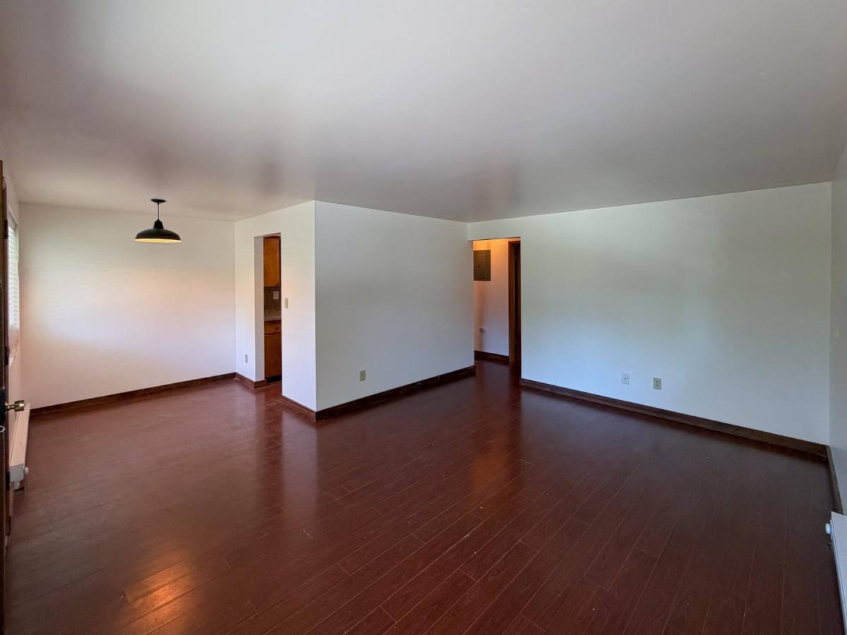 808 Ryan Ave #1, Sumner, WA 98390 - Apartment for Rent - Image 2