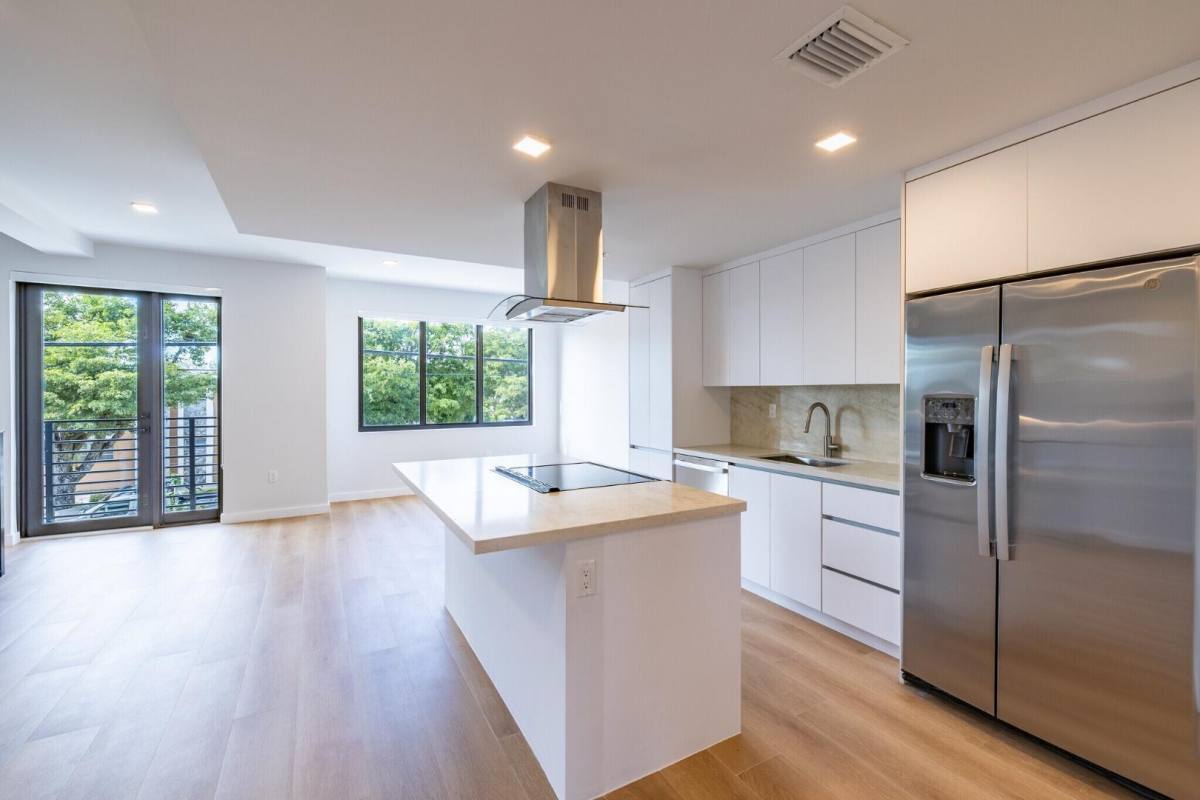 1376 SW 4th St #407, Miami, FL 33135 - Townhouse for Rent - Image 12