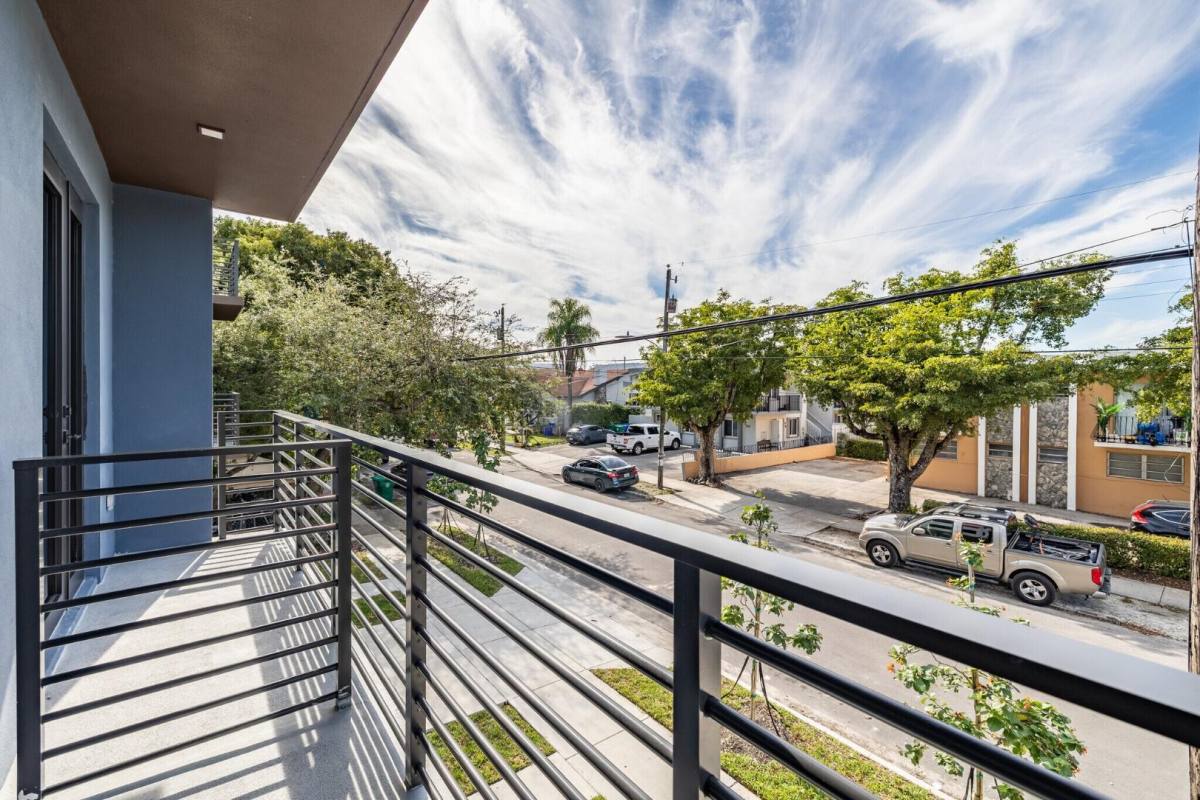 1376 SW 4th St #407, Miami, FL 33135 - Townhouse for Rent - Image 10