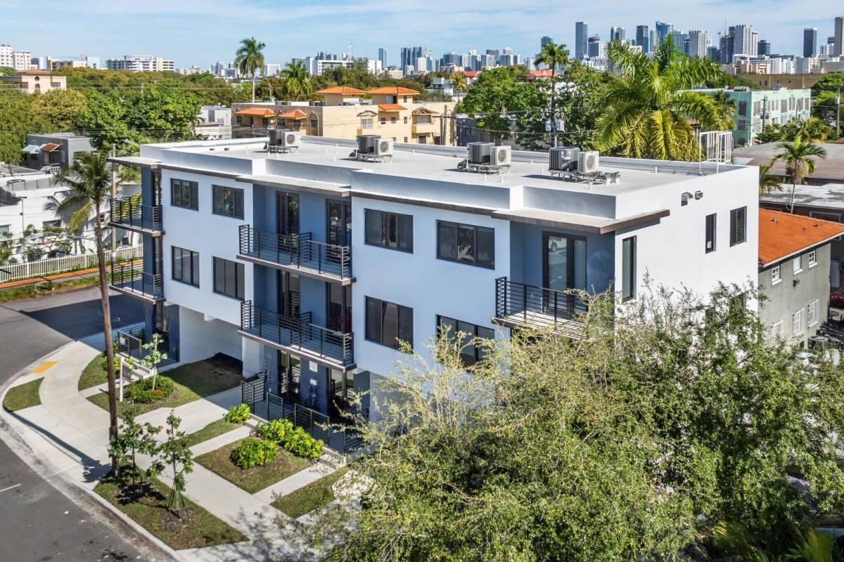 1376 SW 4th St #407, Miami, FL 33135 - Townhouse for Rent - Image 7