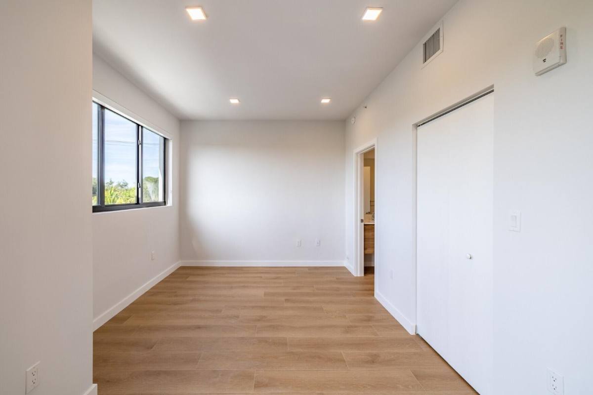 1376 SW 4th St #407, Miami, FL 33135 - Townhouse for Rent - Image 3