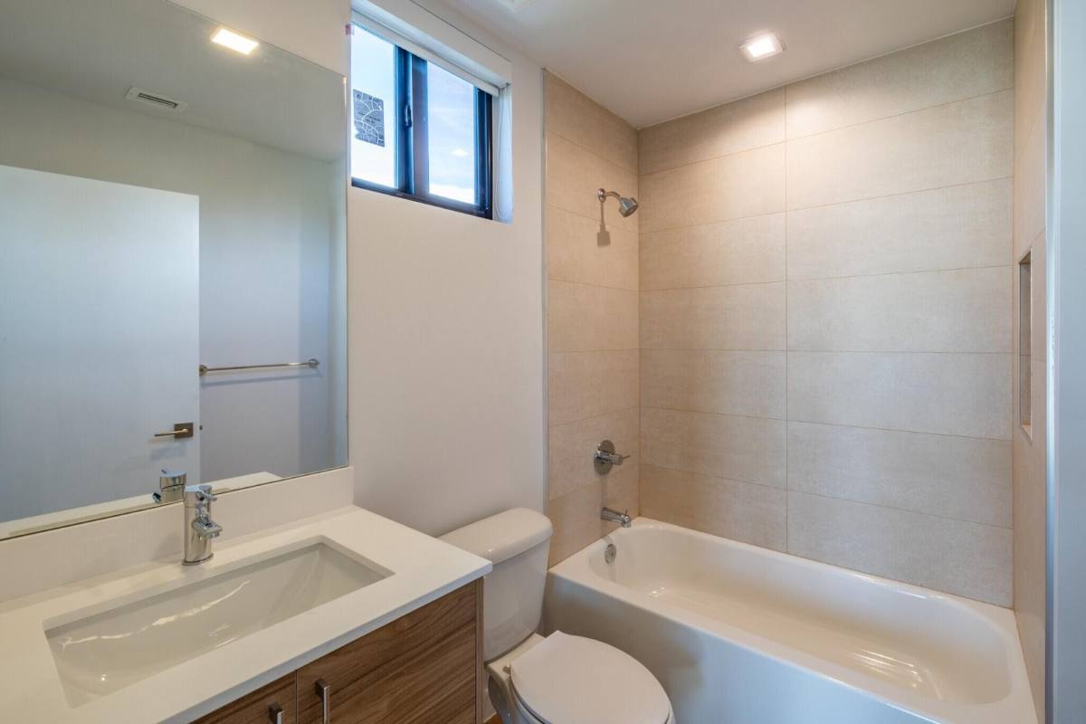 1376 SW 4th St #407, Miami, FL 33135 - Townhouse for Rent - Image 19