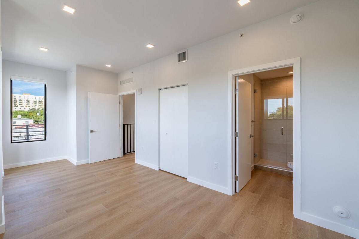 1376 SW 4th St #407, Miami, FL 33135 - Townhouse for Rent - Image 16