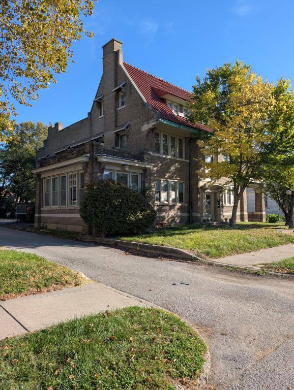 Apartment for rent at 408 W Mulberry St, Kokomo, IN 46901