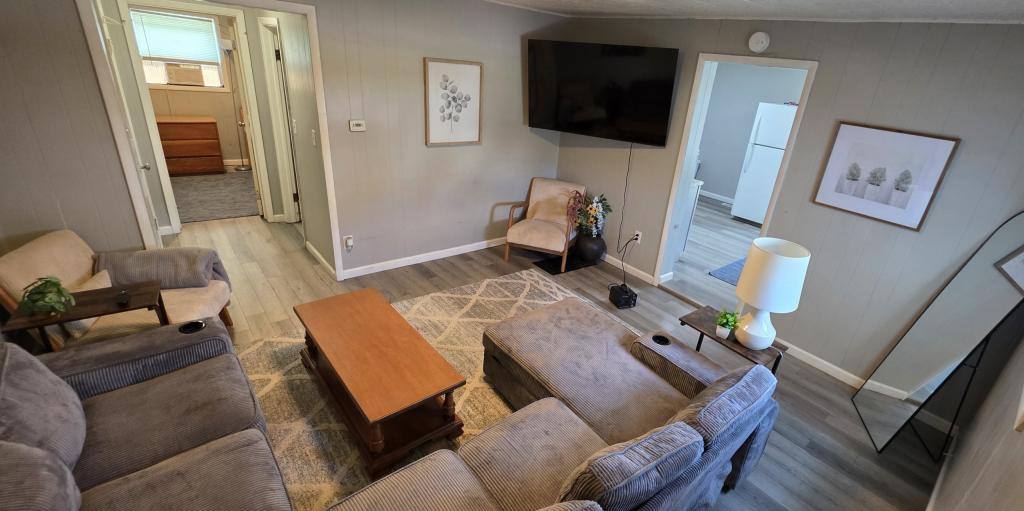 Apartment for rent at 735 8th F, Columbus, IN 47201