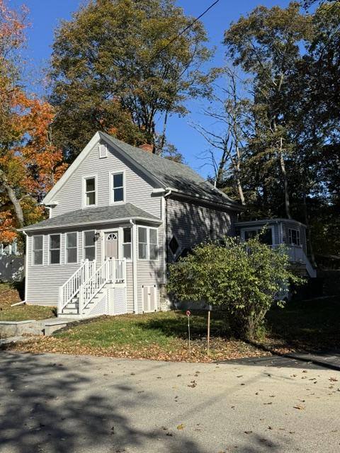 House for rent at 16 Russell St, Amesbury, MA 01913