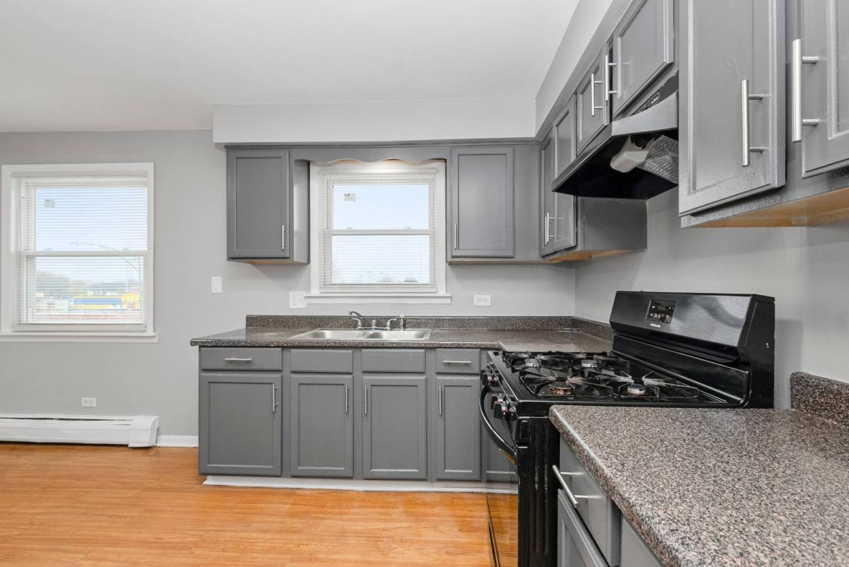 7906 S Wabash Ave, Chicago, IL 60619 - Apartment for Rent - Image 1