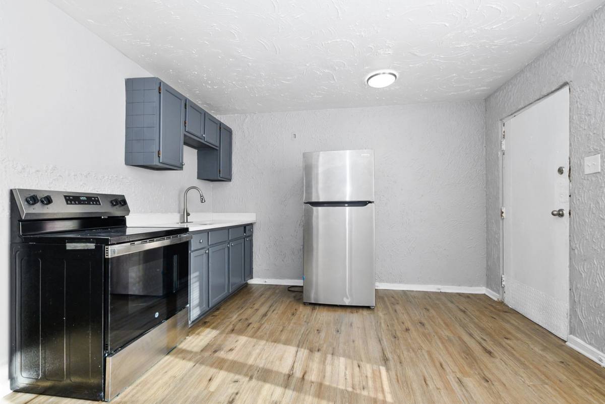 Apartment for rent at 8126 S Western Ave, Chicago, IL 60620